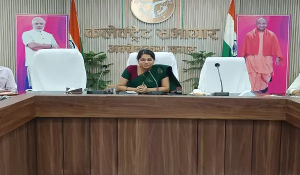 अम्बेडकरनगर में आईजीआरएस शिकायतों पर डीएम सख्त, अधिकारियों को दिए निर्देश